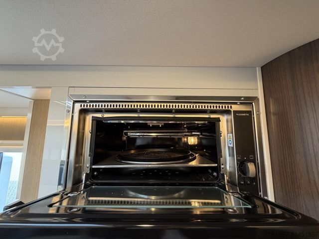 集成式房车 BÜRSTNER Elegance I 910 G 700 W Solar, 7000km, Hubstützen