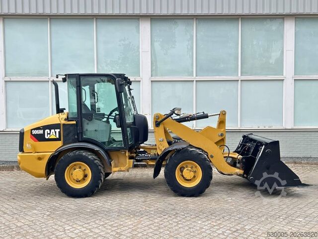 ホイールローダ Caterpillar 906 M     2016