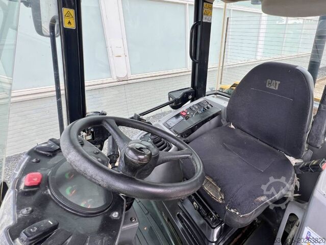 ホイールローダ Caterpillar 906 M     2016