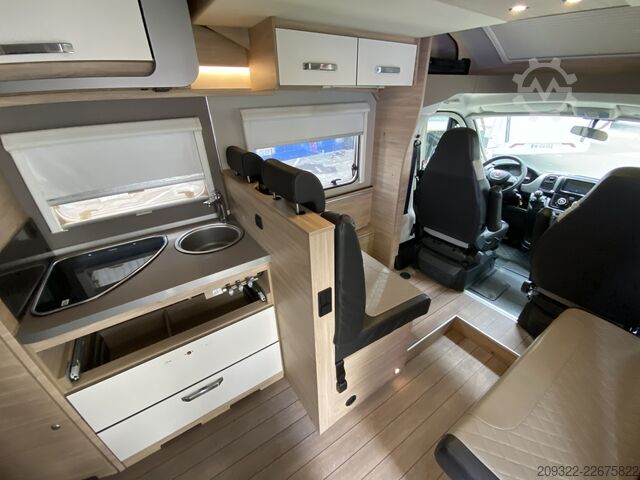 Semi-integrated camper 2024 Fiat Ducato Weinsberg Carasuite | Completamente Equipaggiato | 5 Posti