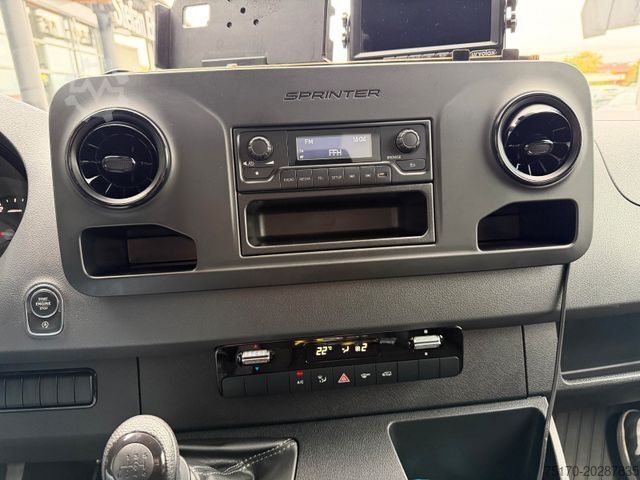 Skåpbil MERCEDES-BENZ Sprinter 317 CDI 4325 Koffer LBW Klima Kamera