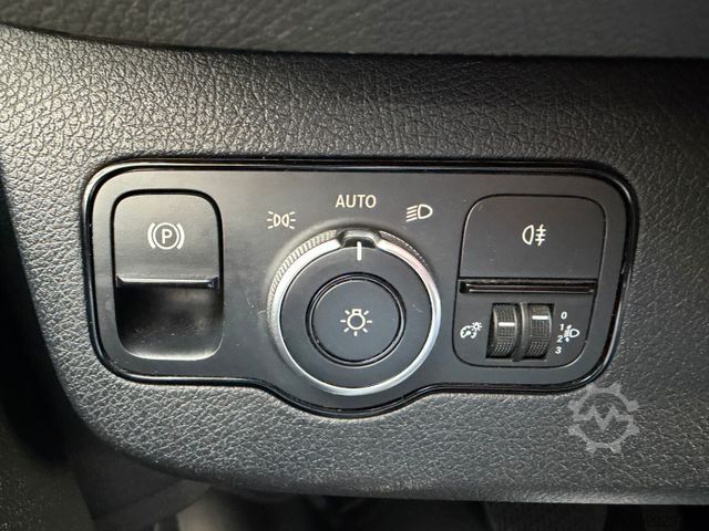 패널 밴 MERCEDES-BENZ eSprinter 312 Klima SHZ Kamera