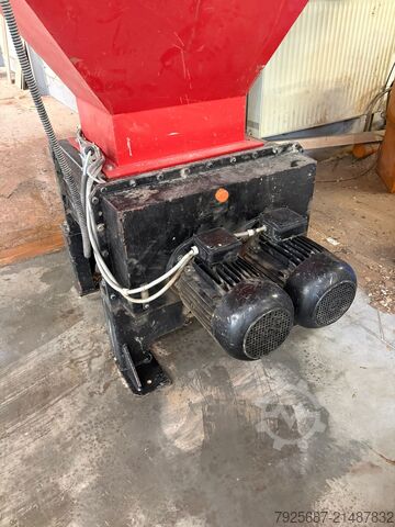 Trituradora de madera Untha RS30 4S Zerhacker