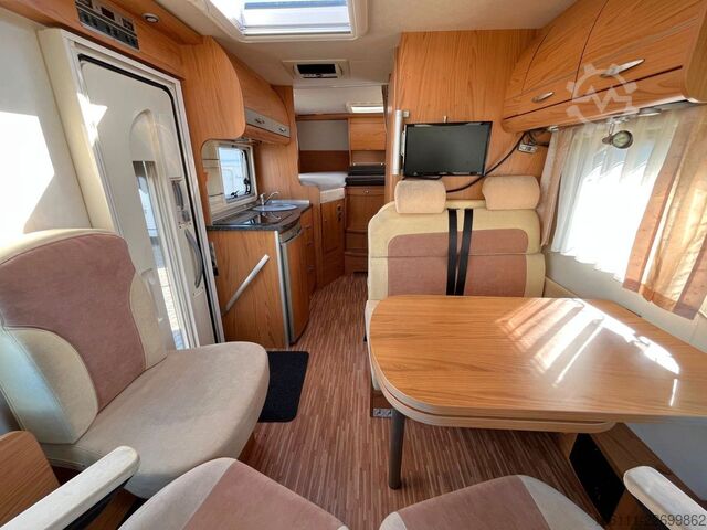 Integrovaný obytný vůz BÜRSTNER Aviano I640 G - Hub/Einzelbetten - 2 x Klima