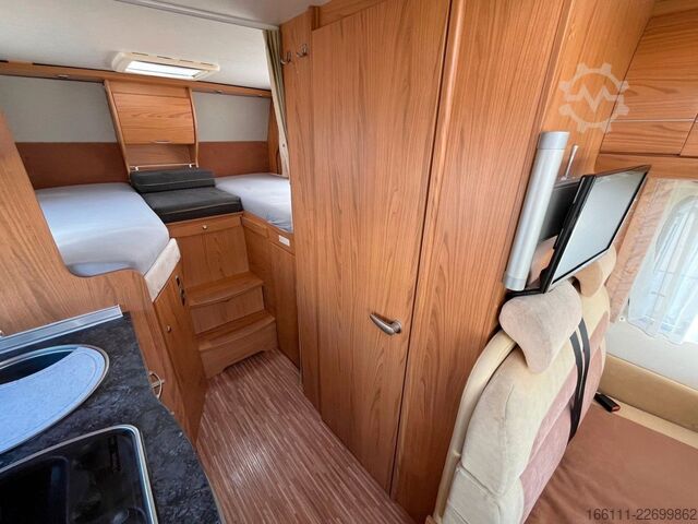Integrovaný obytný vůz BÜRSTNER Aviano I640 G - Hub/Einzelbetten - 2 x Klima