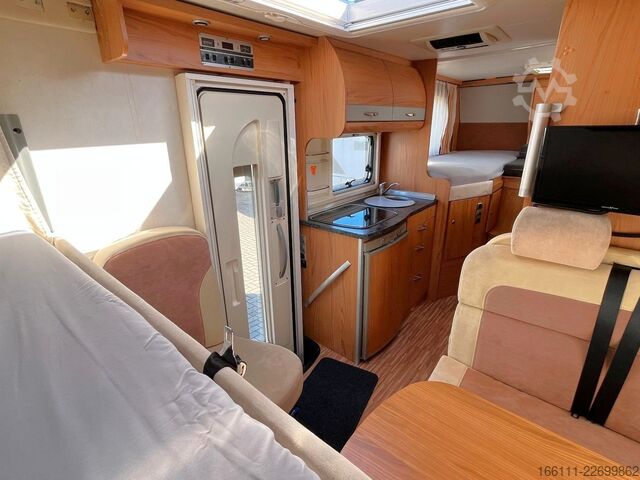 Integrovaný obytný vůz BÜRSTNER Aviano I640 G - Hub/Einzelbetten - 2 x Klima