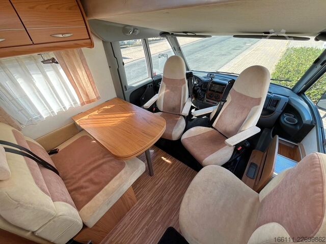 Integrovaný obytný vůz BÜRSTNER Aviano I640 G - Hub/Einzelbetten - 2 x Klima