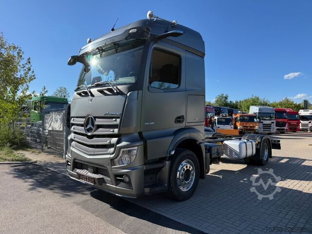 Podvozok nákladného vozidla MERCEDES-BENZ Actros 1848 L Fahrgestell/BLATT-LUFT/StramSpace