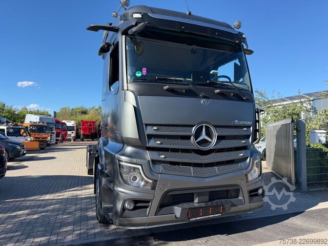 Podvozok nákladného vozidla MERCEDES-BENZ Actros 1848 L Fahrgestell/BLATT-LUFT/StramSpace