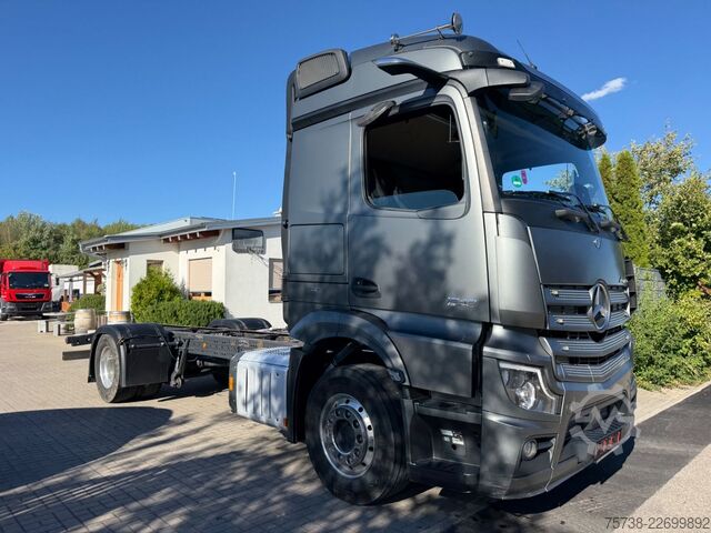 Podvozok nákladného vozidla MERCEDES-BENZ Actros 1848 L Fahrgestell/BLATT-LUFT/StramSpace