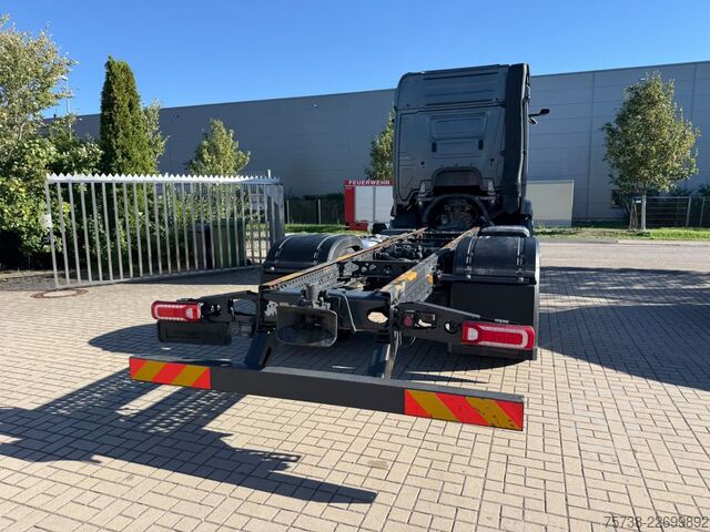 Podvozok nákladného vozidla MERCEDES-BENZ Actros 1848 L Fahrgestell/BLATT-LUFT/StramSpace