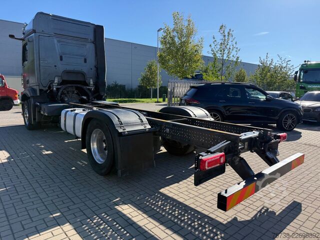 Podvozok nákladného vozidla MERCEDES-BENZ Actros 1848 L Fahrgestell/BLATT-LUFT/StramSpace
