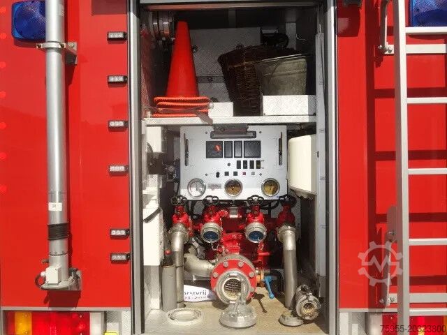 Brandweerwagen MAN LE 220C GODIVA POMP 2000 LITER TANK,MANUAL GEARBOX