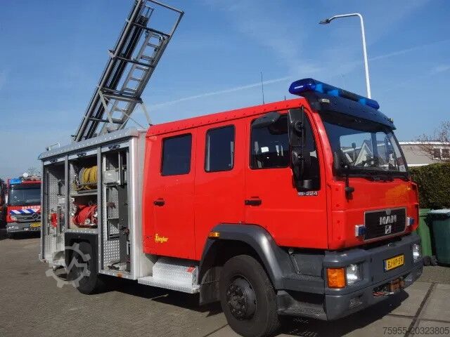 Löschfahrzeug MAN 15 224-with winch 2500liter tank manual gearbox...