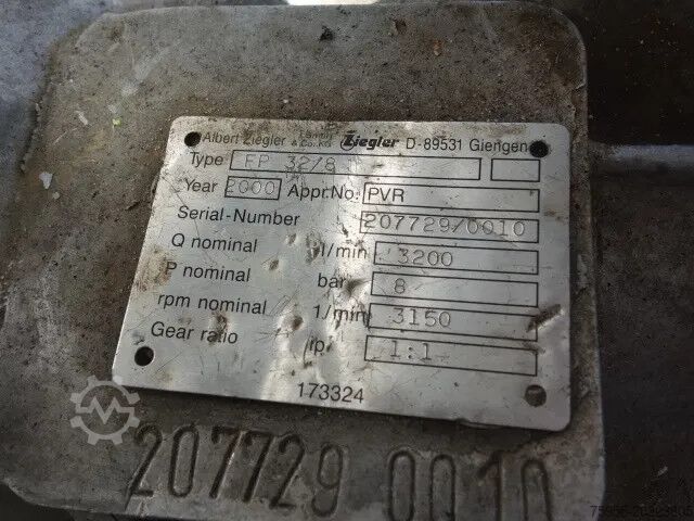 দমকল MAN 15 224-with winch 2500liter tank manual gearbox...