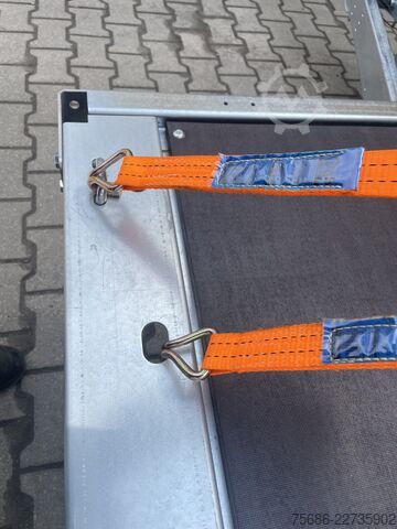 車両運搬トレーラー Martz 406cm x 211cm 2,7T + Rampen + Seilwinde