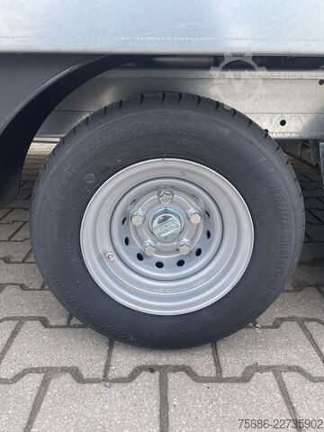 車両運搬トレーラー Martz 406cm x 211cm 2,7T + Rampen + Seilwinde