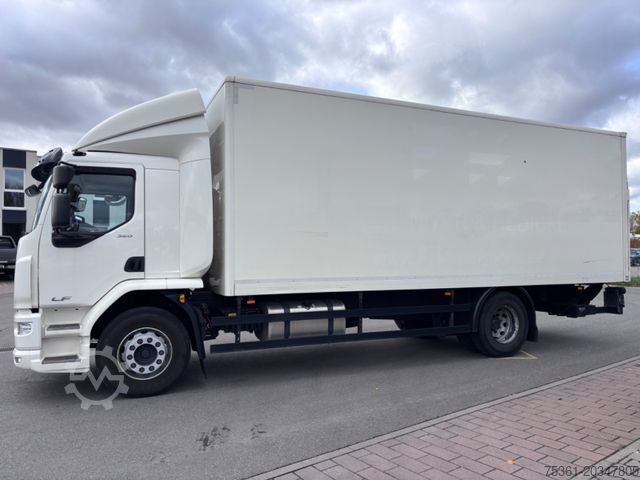 Škatlasti tovornjak DAF LF 320 Sleeper Cab Koffer mit LBW Automatik AHK