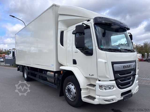 Škatlasti tovornjak DAF LF 320 Sleeper Cab Koffer mit LBW Automatik AHK