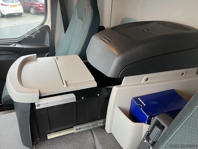 Beg pakaian Volvo FE 4X2V 280 PK MEDIUM / LAADBAK + LAAKLEP / AIR...