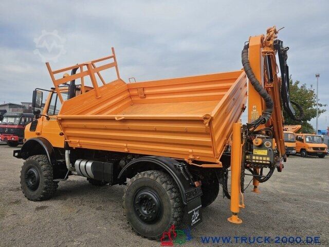 Grúa montada en camión Unimog U2150 4x4 Kran abnehmbar Palfinger Hakenhöhe 10m