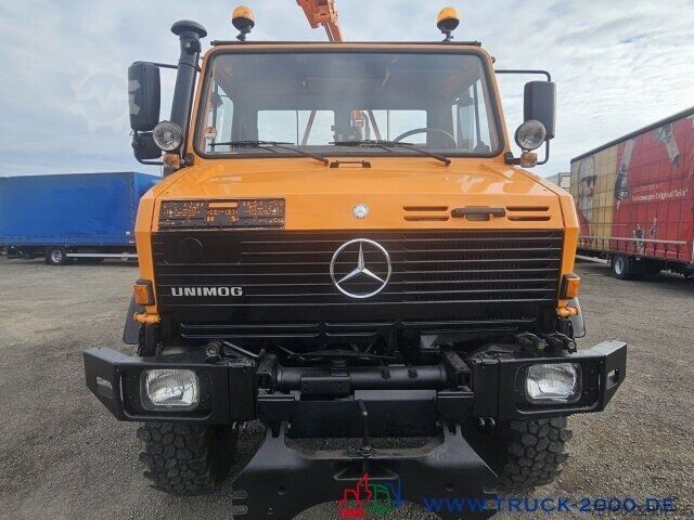 Grúa montada en camión Unimog U2150 4x4 Kran abnehmbar Palfinger Hakenhöhe 10m