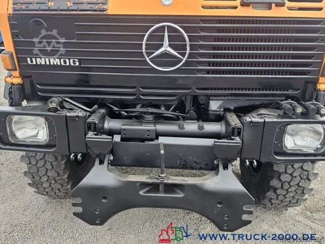 Grúa montada en camión Unimog U2150 4x4 Kran abnehmbar Palfinger Hakenhöhe 10m