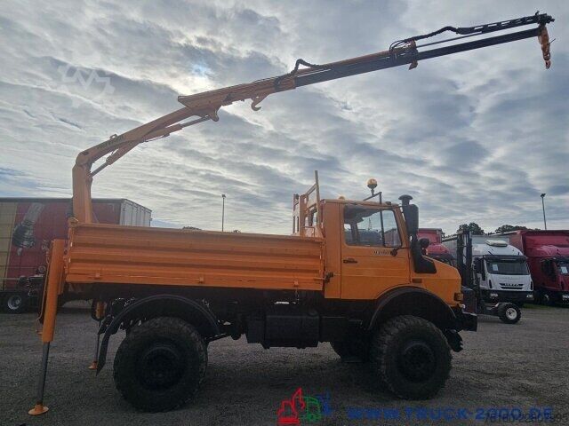 Grúa montada en camión Unimog U2150 4x4 Kran abnehmbar Palfinger Hakenhöhe 10m