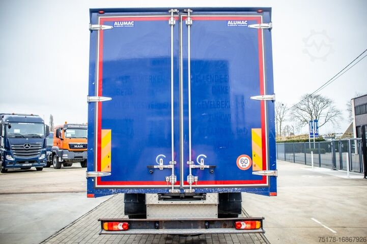 Box body RENAULT D210-12T-E6 - 50000 KM