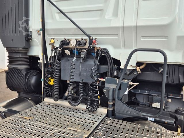 Standarta vilcējs IVECO Stralis 460NP LNG 4x2 3 Stück