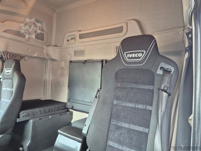 Standarta vilcējs IVECO Stralis 460NP LNG 4x2 3 Stück