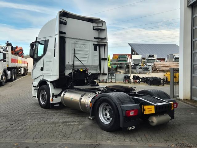 Standarta vilcējs IVECO Stralis 460NP LNG Standklima Xenon 3 Stück