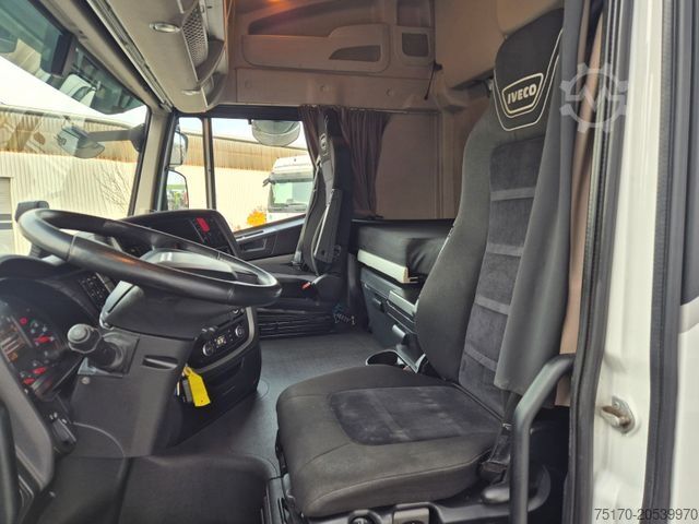 Standarta vilcējs IVECO Stralis 460NP LNG Standklima Xenon 3 Stück