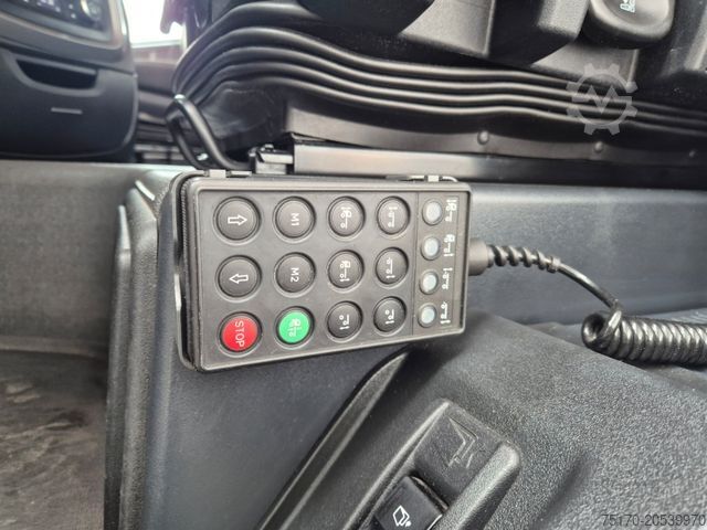 Standarta vilcējs IVECO Stralis 460NP LNG Standklima Xenon 3 Stück