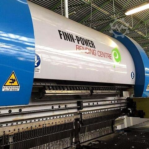 Machine de poinçonnage et de pliage FINN POWER BCE 4-200