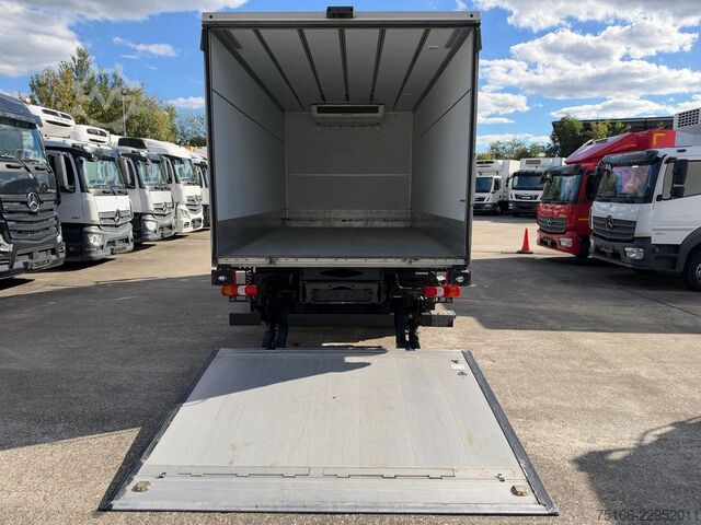 Furgon sa rashladnim sandukom MERCEDES-BENZ ATEGO 823 / 923 L Kühlkoffer 5 m LBW 1,5 to.*TK