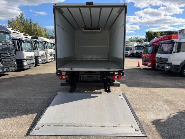 Furgon sa rashladnim sandukom MERCEDES-BENZ ATEGO 823 / 923 L Kühlkoffer 5 m LBW 1,5 to.*TK
