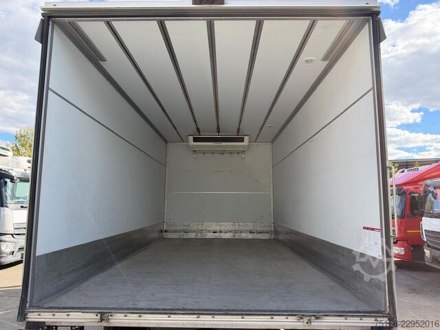 Furgon sa rashladnim sandukom MERCEDES-BENZ ATEGO 823 / 923 L Kühlkoffer 5 m LBW 1,5 to.*TK