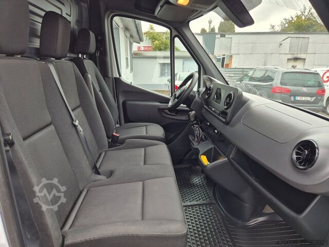 Панельний фургон MERCEDES-BENZ Sprinter 211 Kasten*L1/H1*Klima*3 Sitzer*