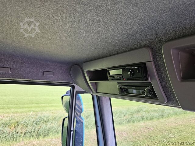 Beg pakaian IVECO 75E18 EUROCARGO