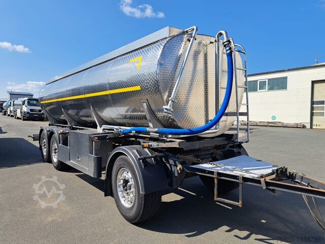 Tankanhänger  Edelstahltankanhänger - 3 Kammern - ISOLIERT