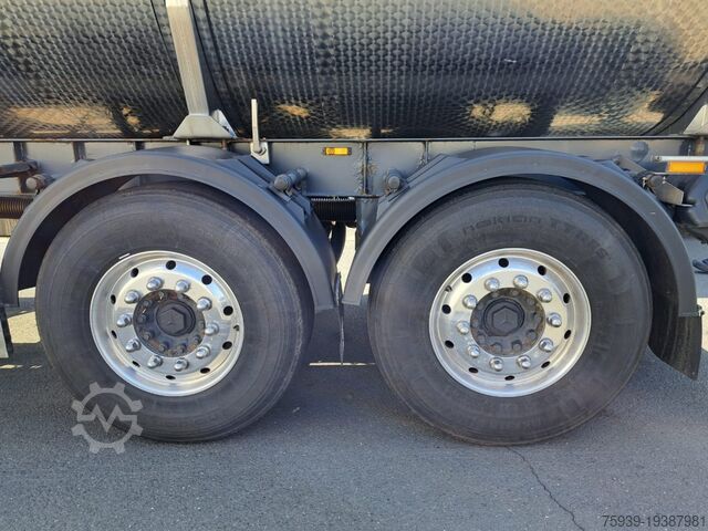 Tankanhänger  Edelstahltankanhänger - 3 Kammern - ISOLIERT