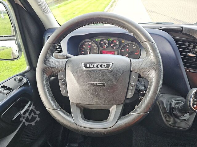 Suitcase IVECO DAILY 40C18 Bakwagen Laadklep