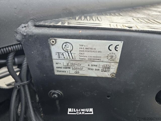 Kamion dizalica Iveco STRALIS 260D36 GRU E SCARRABILE ADR