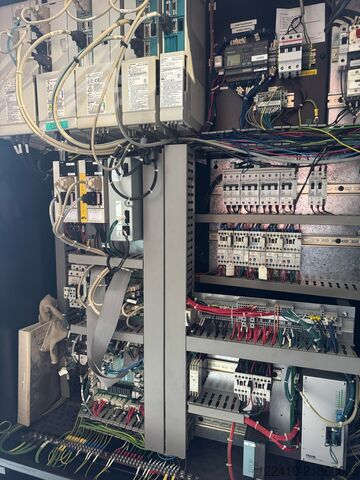 Bewerkingscentrum / Kitagawa 4e as Mazak VTC 200C II