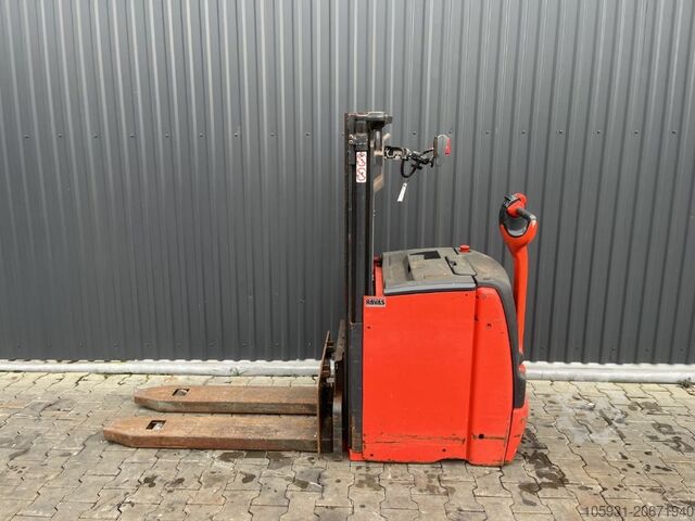 Người xếp hàng cho người đi bộ Linde D10