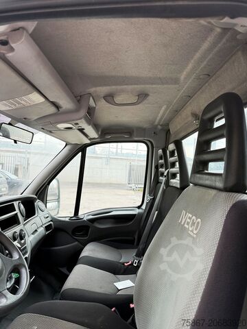 Lkw mit Festaufbau Iveco DAILY 35S15