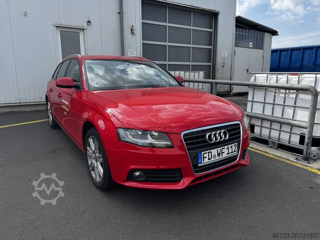 سيارة قيادة Audi A4