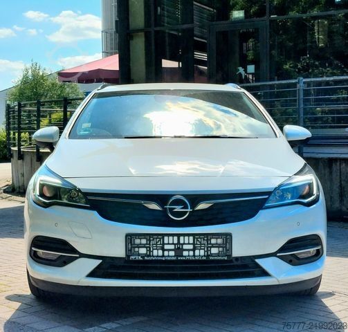 Minibús OPEL Astra Sports Tourer 1,5 CDTI-AHK-Navi-PDC