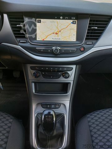 Minibús OPEL Astra Sports Tourer 1,5 CDTI-AHK-Navi-PDC